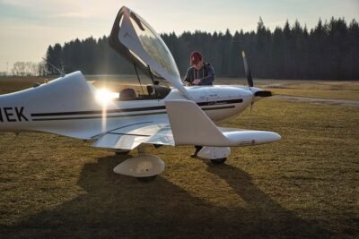 aviator-7089776_960_720