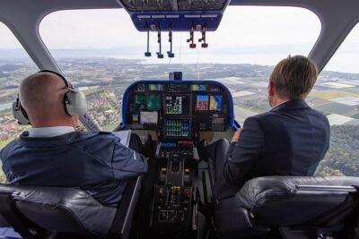 cockpit-7487073_960_720